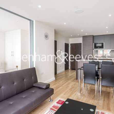 Studio flat to rent in Boulevard Drive, Colindale, NW9 - Photo 1