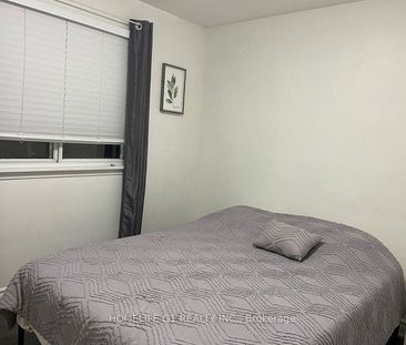 For Lease - 13 Billingsgate Crescent, Ajax, Ontario - Photo 2