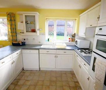 6 bedroom detached house to rent - Photo 3