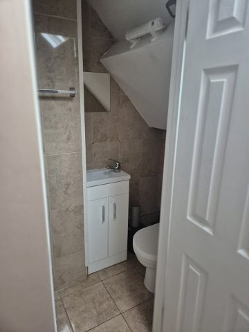 Studio Flat, Church Avenue, LE3 - Photo 3