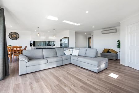 Home For Rent - Photo 3