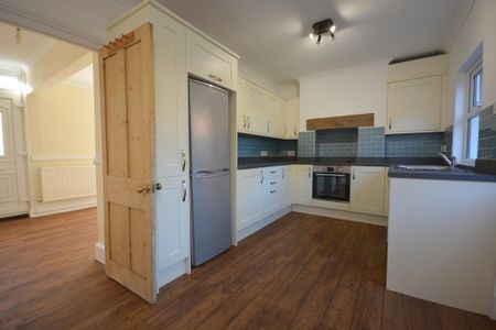 2 bedroom terraced house to rent - Photo 4