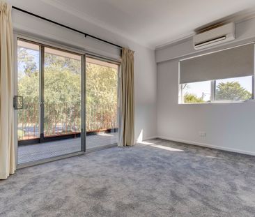 69 Kent Street, Deakin ACT 2600 - House For Rent | Domain - Photo 5