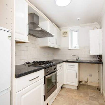 2 bedroom property to rent in Worthing - Photo 1