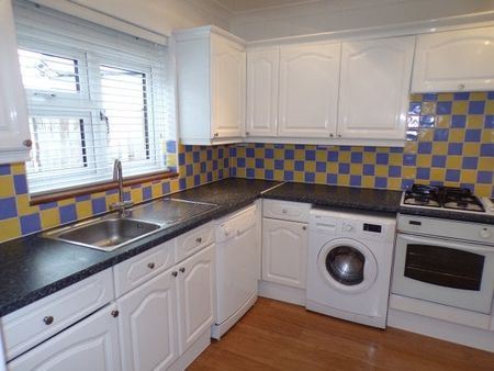 Stanley Road, RM13 8AJ, Property for rent - Photo 4