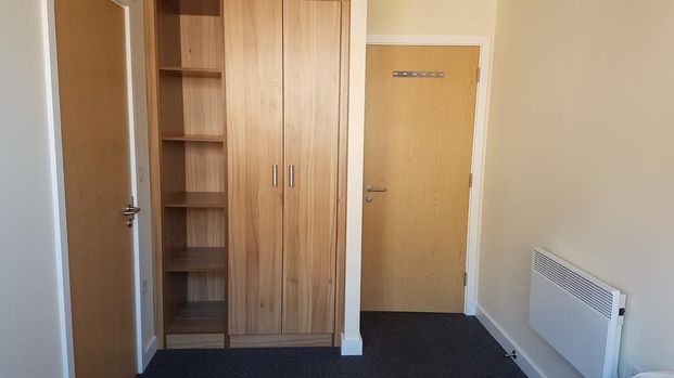 4 bedroom flat to rent - Photo 1