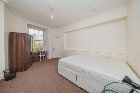 3 bedroom flat to rent - Photo 5