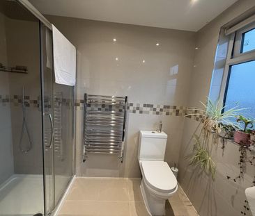 1 bedroom in a house share to rent - Photo 2