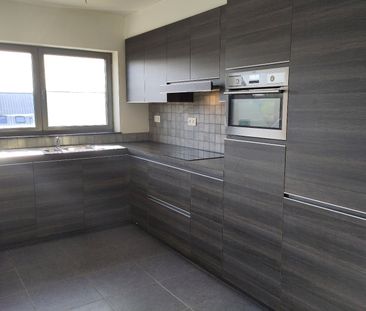 - Sint-Niklaas – appartement 2de verdiep met 1 slaapkamer en garage. - Photo 1