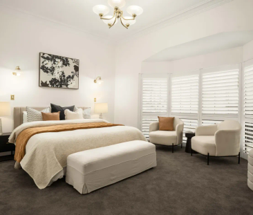 SPECIAL OFFER: 2 WEEKS FREE RENT | Grand 3-Bed Character Residence with Private Pool - Photo 4