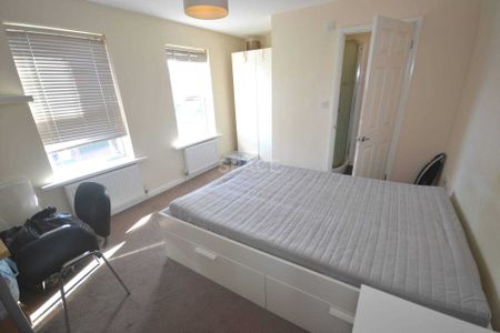 Price £5,800 pcm - Available 01/07/2026 - Furnished - Photo 5