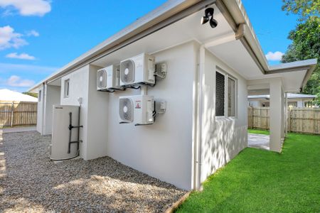 SIMPLY STUNNING! PRIVATE, MODERN & SPACIOUS DUPLEX WITH BUSHLAND BACKDROP! - Photo 3