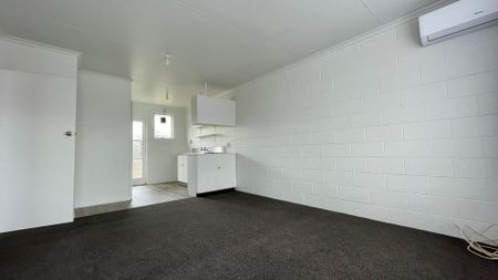 Spacious two bedroom unit - Photo 2