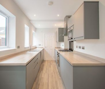 3 bedroom terraced house to rent - Photo 6