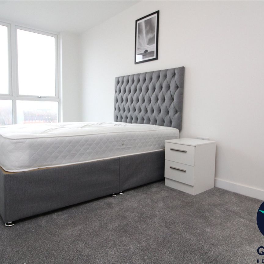 3 bedroom Flat To Rent - Photo 1