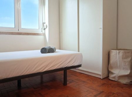 Alameda das Linhas de Torres, Lisbon, Lisbon 1750-140 - Photo 3