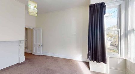 Prime City-Fringe Flat– Unbeatable Location! - Photo 3