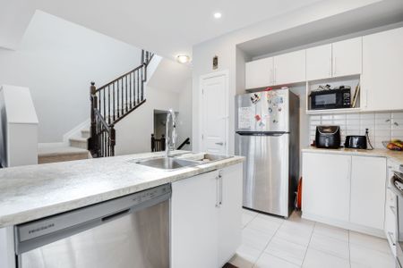 For Lease - 318 GUPPY Grove, Orleans - Cumberland and Area, Ontario - Photo 3