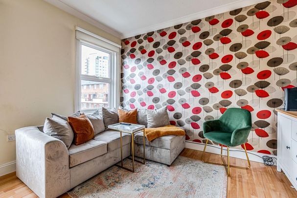 2 bedroom flat to rent - Photo 1