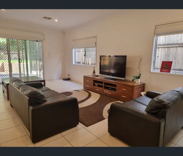 82 Gordon Terrace, Indooroopilly, Qld 4068 - Photo 2