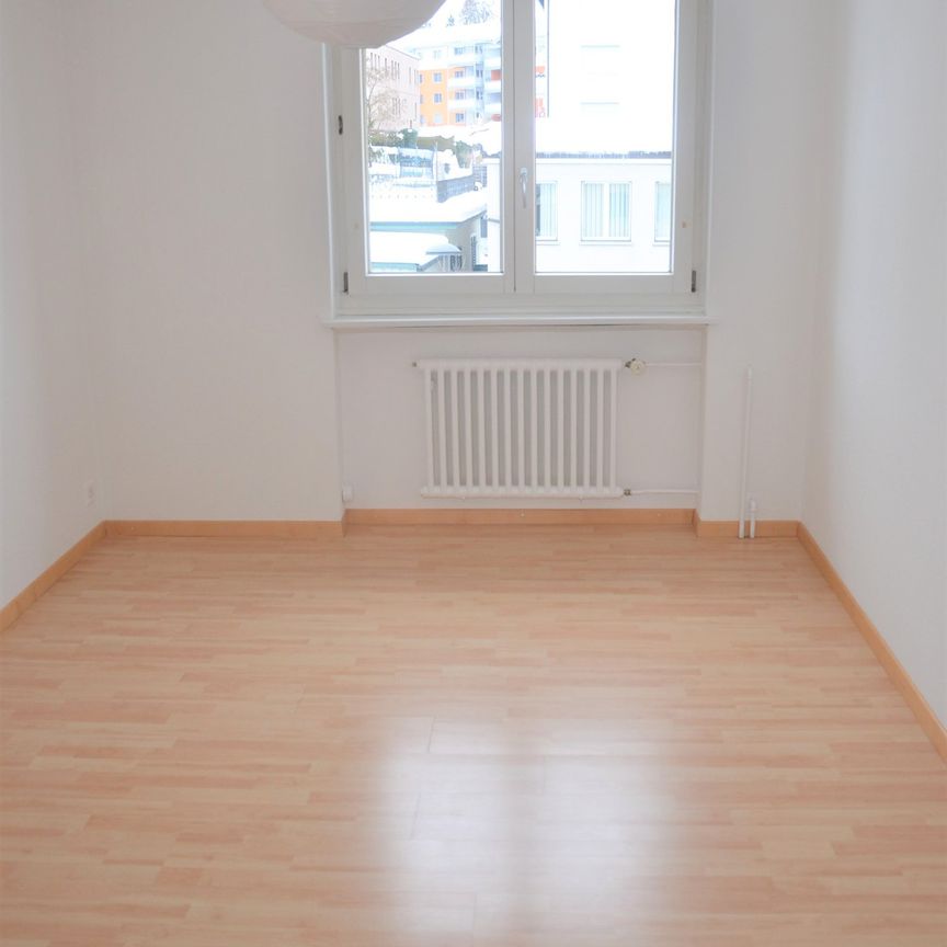 "4-Zimmer-Wohnung an zentraler Lage mit Balkon" - Photo 1