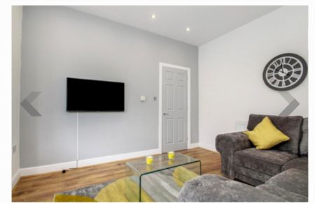 5 Bed - 13 Wetherby Grove, Burley, Leeds - LS4 2JH - Student - Photo 2