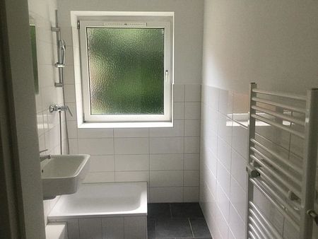 Ruhig und im Grünen gelegen - sanierte Wohnung mit Balkon - Ihre neue Wohnung? - Foto 4