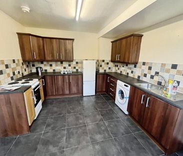 21 Ridgeway Street, Lisburn, BT28 1BY - Photo 3