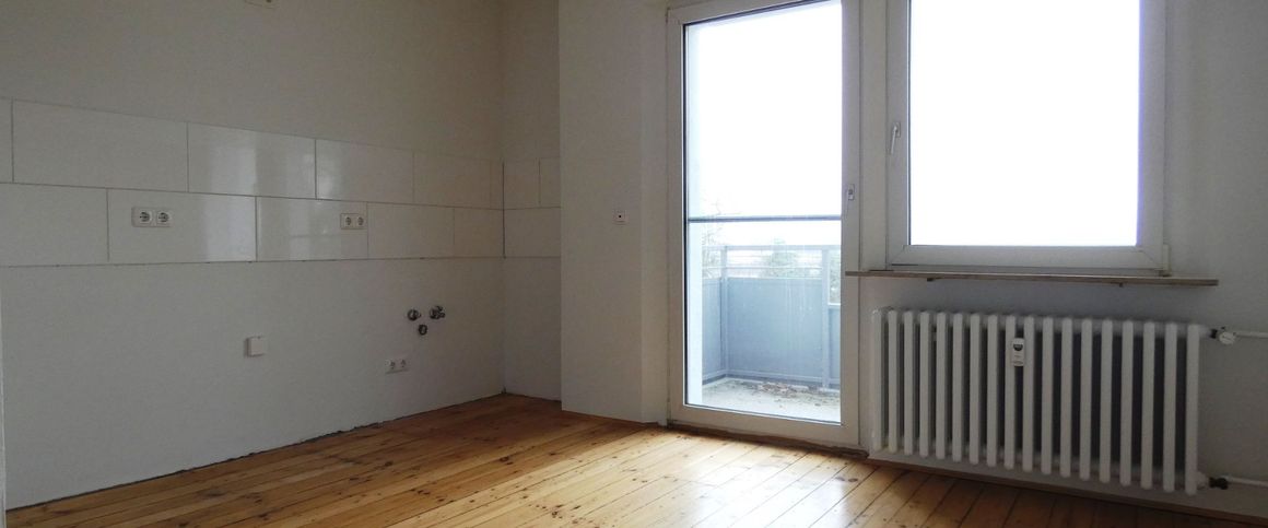 *** modernisierte 2-Zimmer-Wohnung mit Balkon! *** - Photo 1