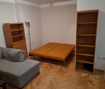Pronájem bytu 1+kk • 36 m² bez realitkyGruzínská, Praha - Vršovice - Fotografie 2