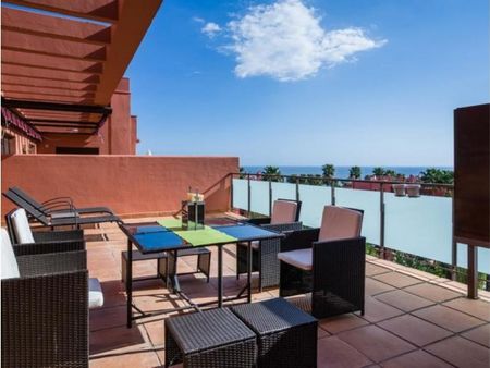 3 bedroom luxury penthouse for rent in Estepona, Spain - Photo 2