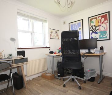 Midhope Road, Woking - Photo 5