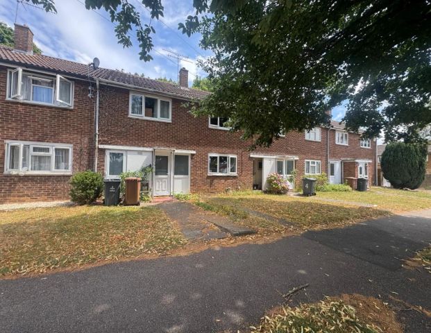 4 bed terraced house to rent in Stevenage, SG1 - Photo 1