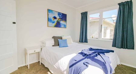 Renovated three-bedroom home - Photo 2