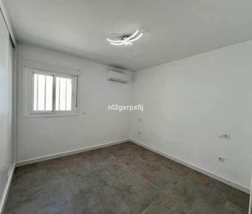 Semi-Detached House in Estepona - Photo 2