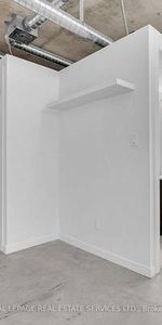 QUEEN WEST 1 BED CORNER UNIT HARD LOFT LOCKER INCLD - Photo 4