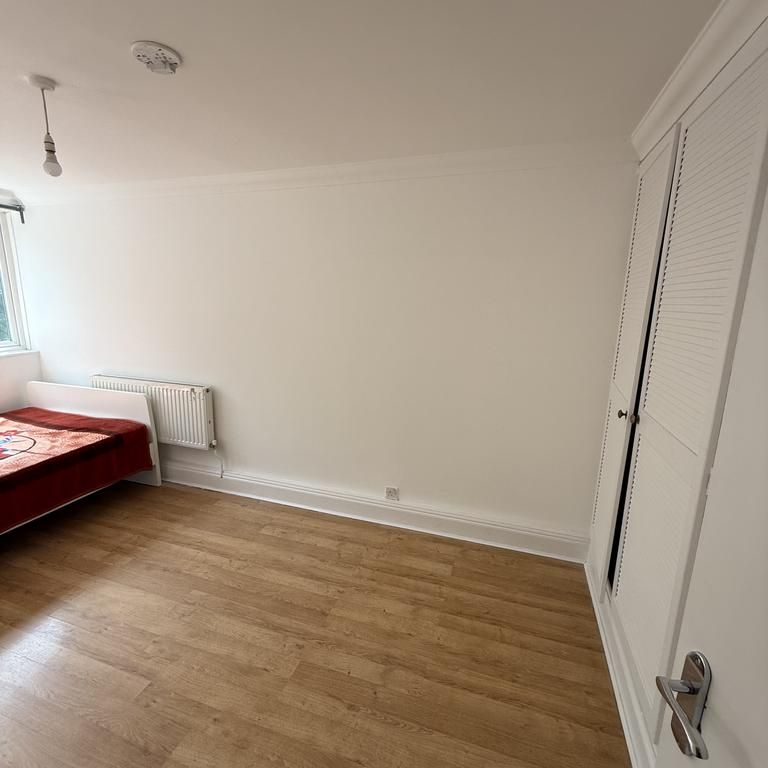 4 bedroom maisonette to rent - Photo 1