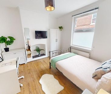 5 bedroom terraced house to rent - Photo 4