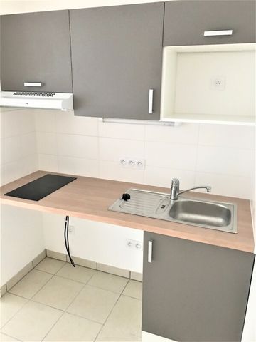 Location Appartement 3 pièces 58m² BAYONNE 64100 - Photo 2