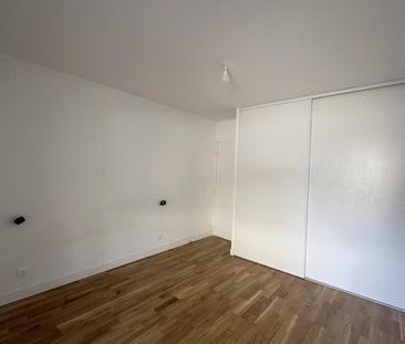 A LOUER APPARTEMENT T3 NON MEUBLE / CHAMPAGNE-AU-MONT-D'OR - Photo 4