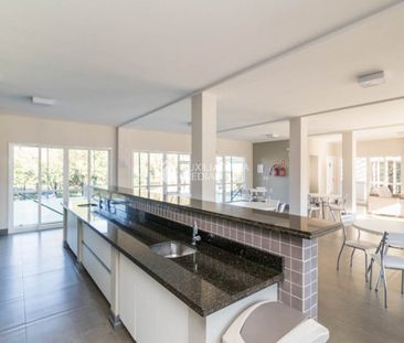 Apartamento com 2 quartos e 48m² para alugar em Lomba do Pinheiro, ... - Photo 1