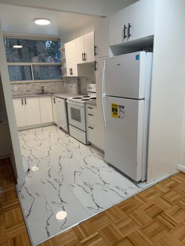 For Lease - 4 Deer Park Crescent Unit# 1C, Toronto, Ontario - Photo 3