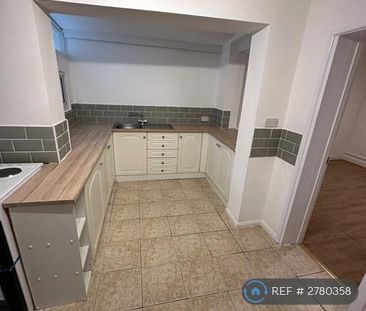 4 bedroom terraced house to rent - Photo 5