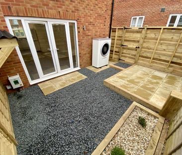 3 bedroom semi-detached house to rent - Photo 1