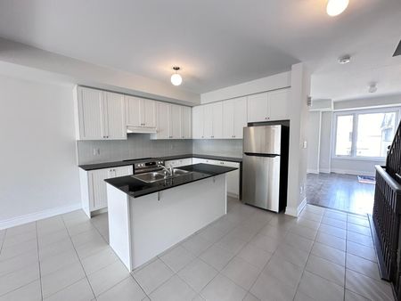 For Lease - 190 Tennant Circle, Vaughan, Ontario - Photo 3