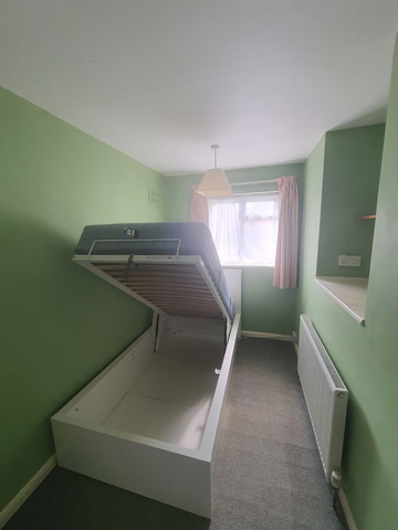 1 bedroom in a house share to rent - Photo 3