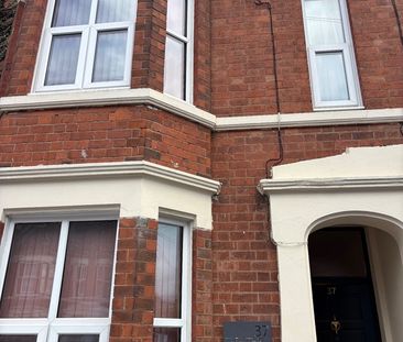 5 Bed Terraced House, Northumberland Road, CV1 - Photo 4