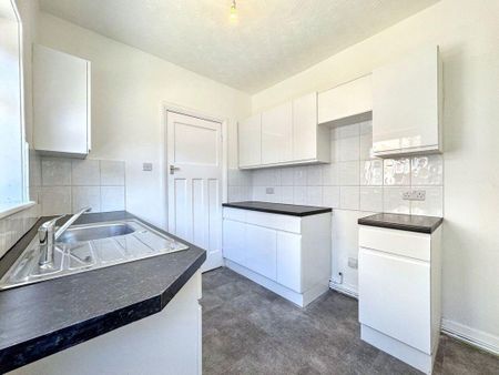 2 bed ground floor flat to rent in NE31 - Photo 4