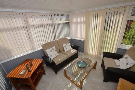 4 Bedroom Detached House - Photo 3