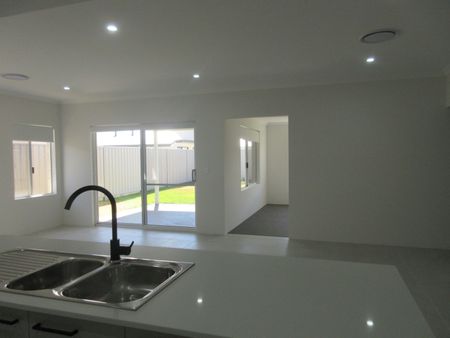 BRAND NEW MODERN H0ME - Photo 3